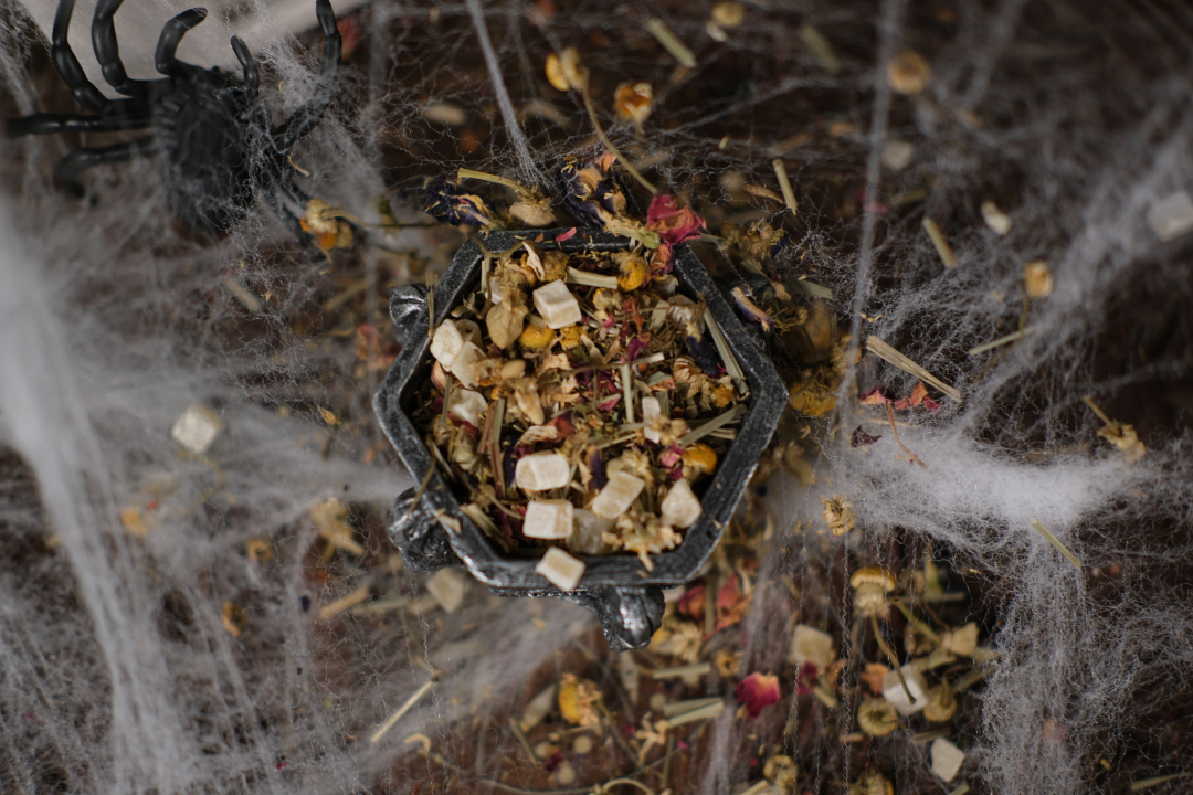 Magnus Tea: Hilltop Road